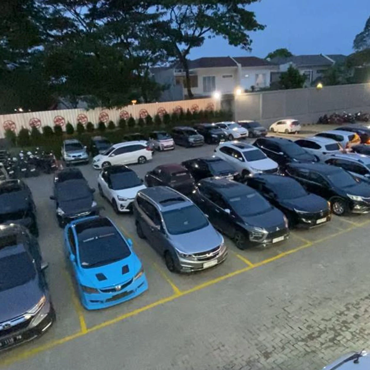 Area Parkir Luas